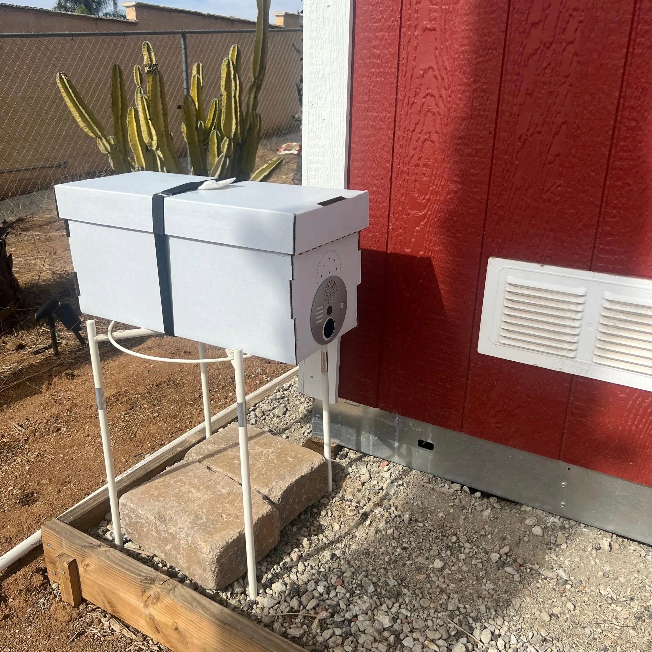 Groovy Gopher 5-Frame Wax-Coated Beekeeper's Nuc Box